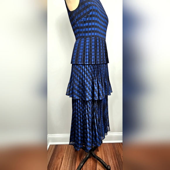 Club Monaco Pleated Tiered Midi Dress Blue Black Check Size 2 - Picture 3 of 10
